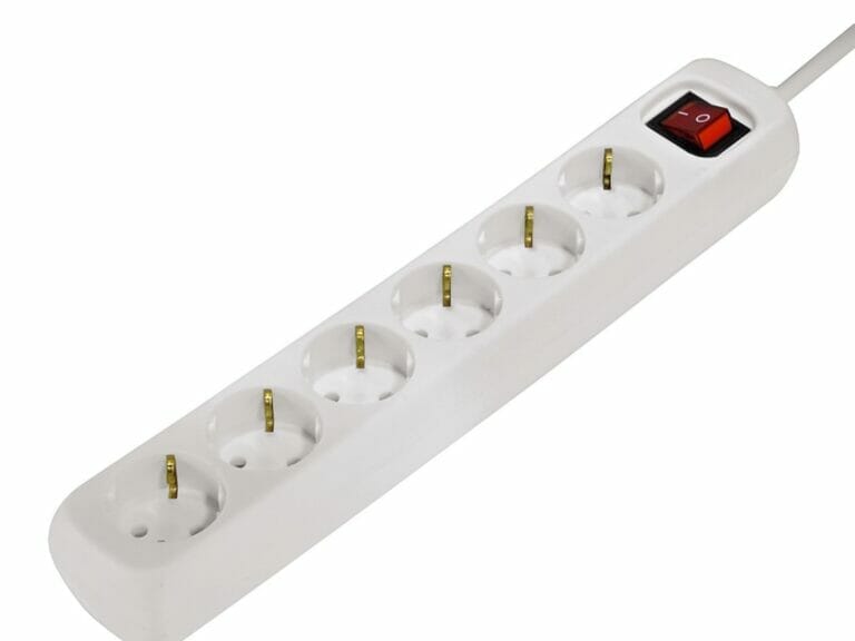 Hama Distribution Panel 6 Sockets With Switch Child-proof 3 M White