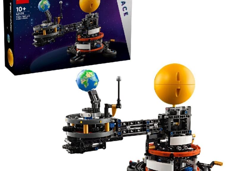 Lego Technic 42179 Planet Earth and Moon In Orbit